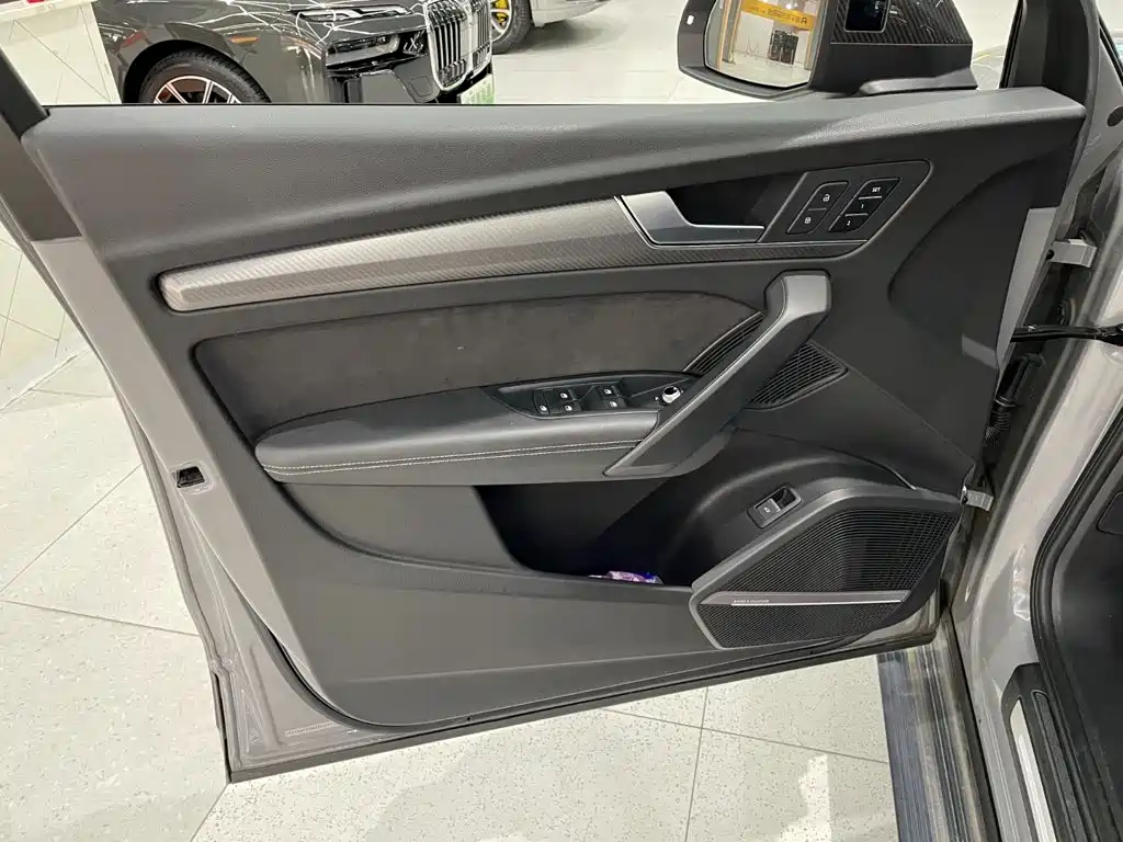 Audi Q5L Sportback — миниатюра 9