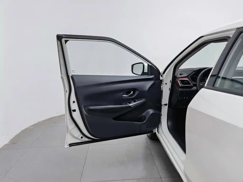 Nissan Bluebird — миниатюра 8