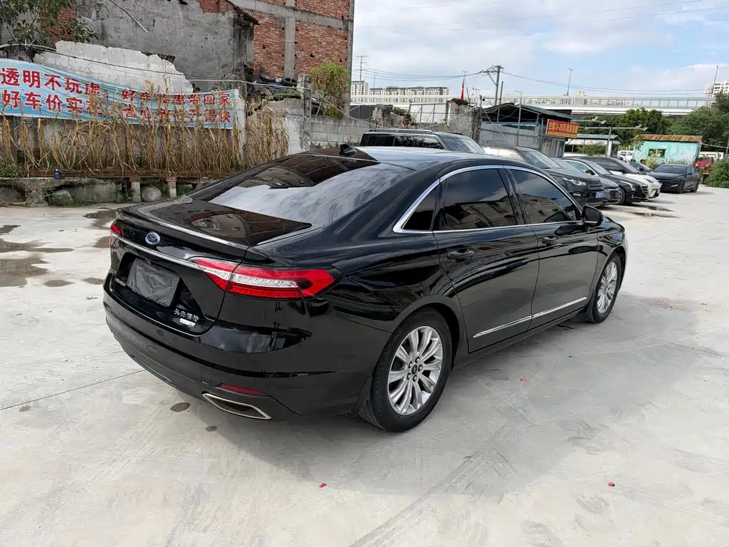 Ford Taurus — миниатюра 5