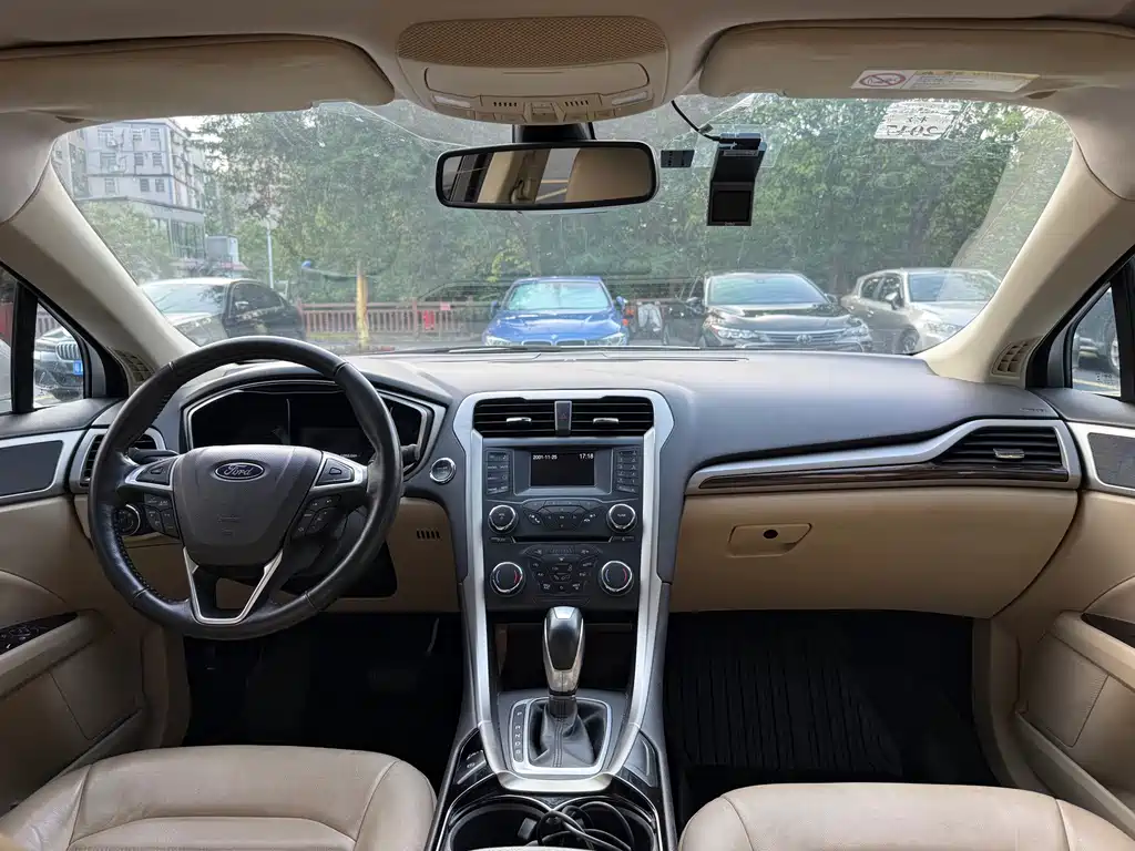 Ford Mondeo — миниатюра 6