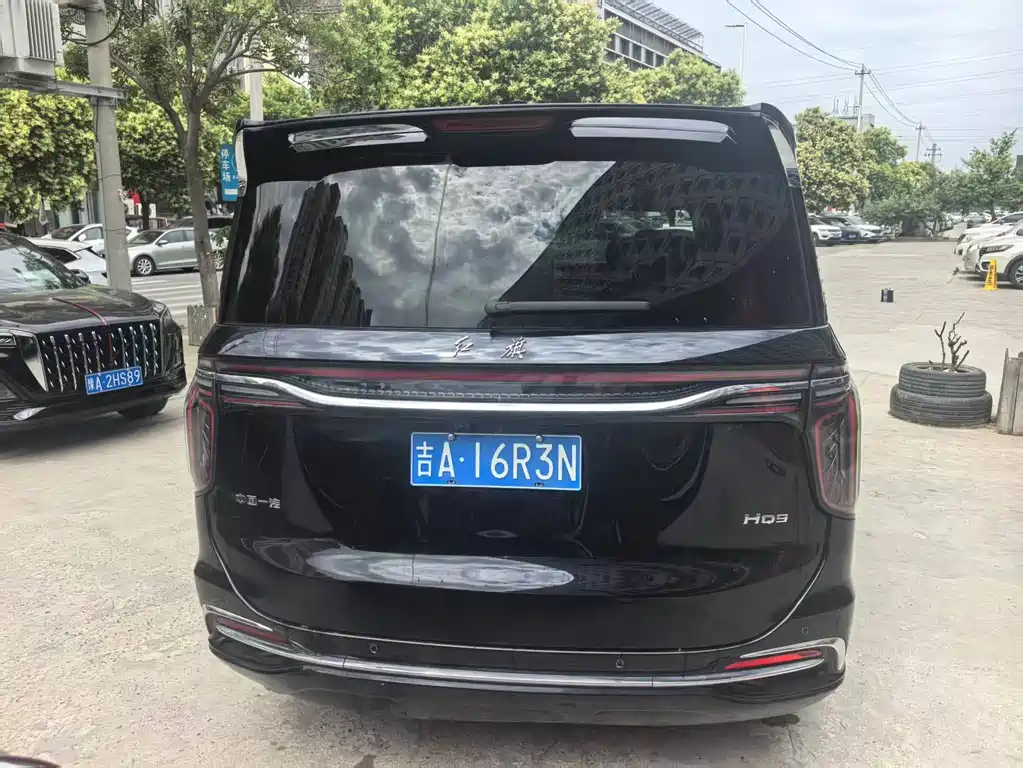 Hongqi HQ9 2023 2.0T