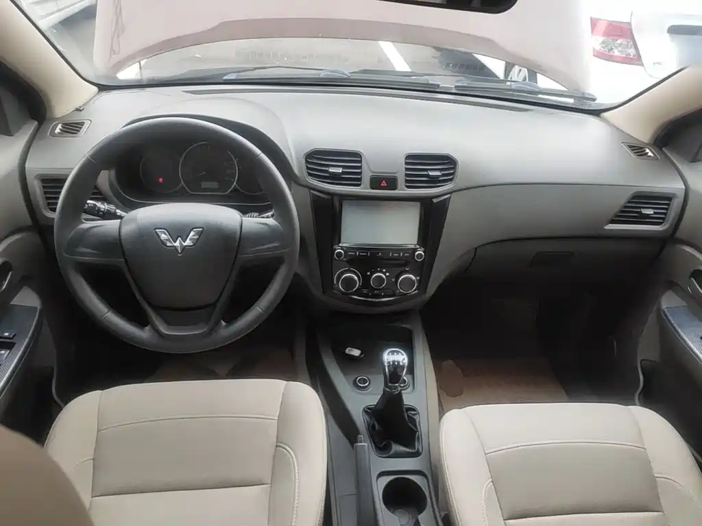 Wuling Hongguang — миниатюра 10