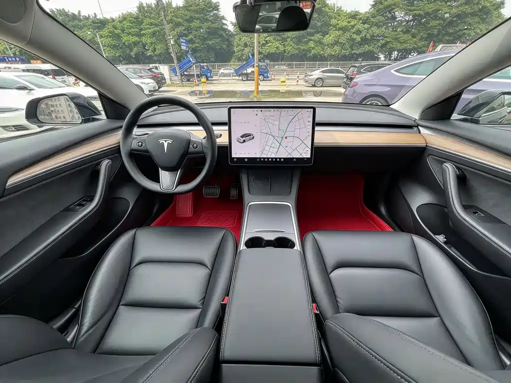 Tesla Model 3 — миниатюра 9
