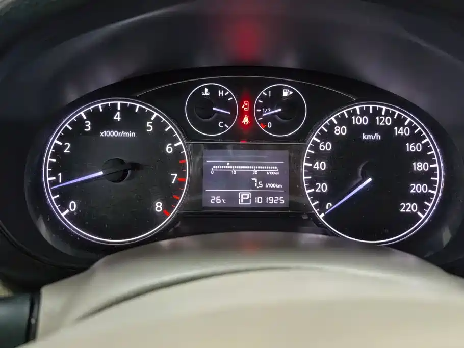 Nissan Tiida — миниатюра 14