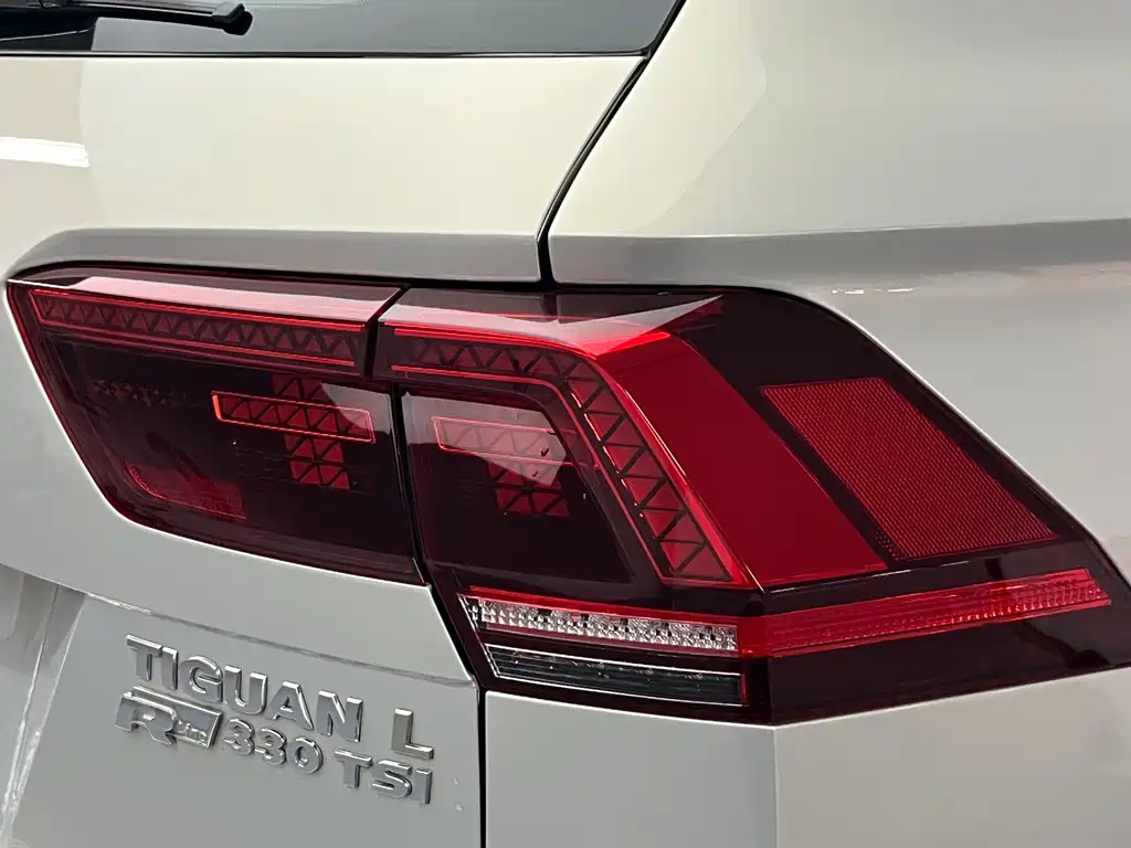 Volkswagen Tiguan L L 2017 330TSI AT Flagship