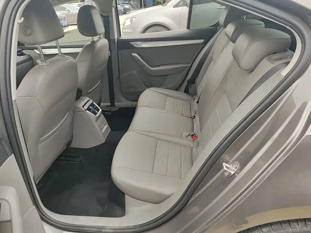 Skoda Octavia — миниатюра 17