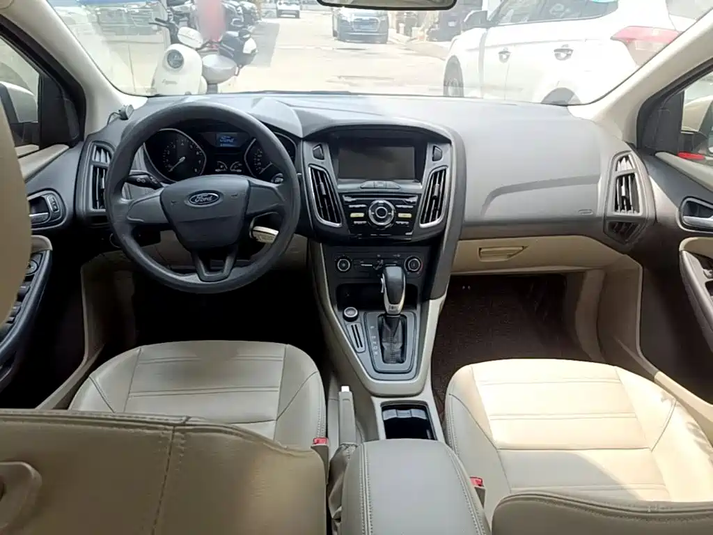 Ford Focus — миниатюра 10