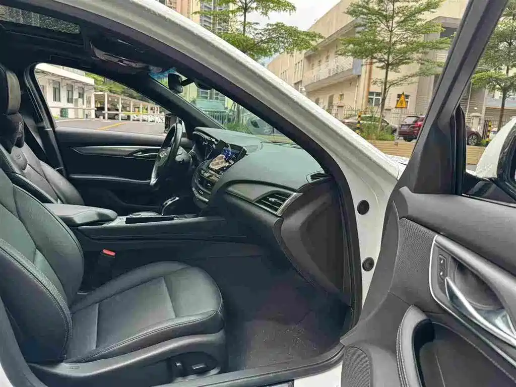 Cadillac CT5 — миниатюра 8