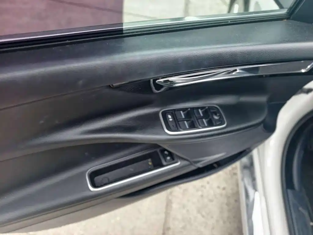 Jaguar XEL — миниатюра 18