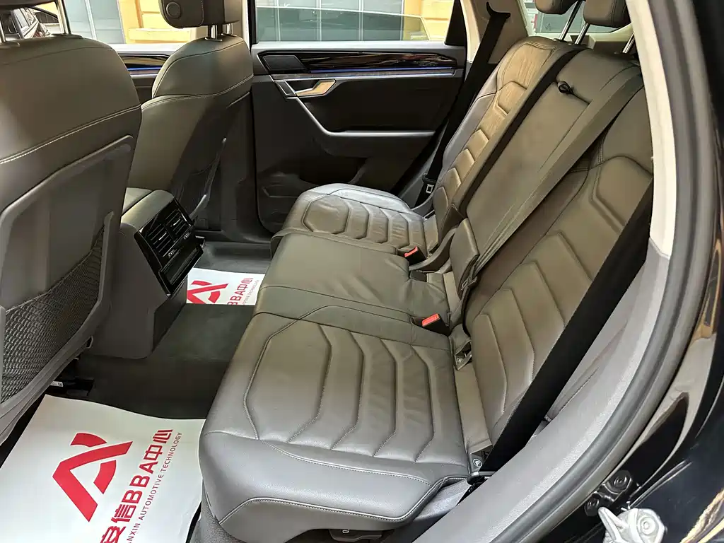 Volkswagen Touareg — миниатюра 9