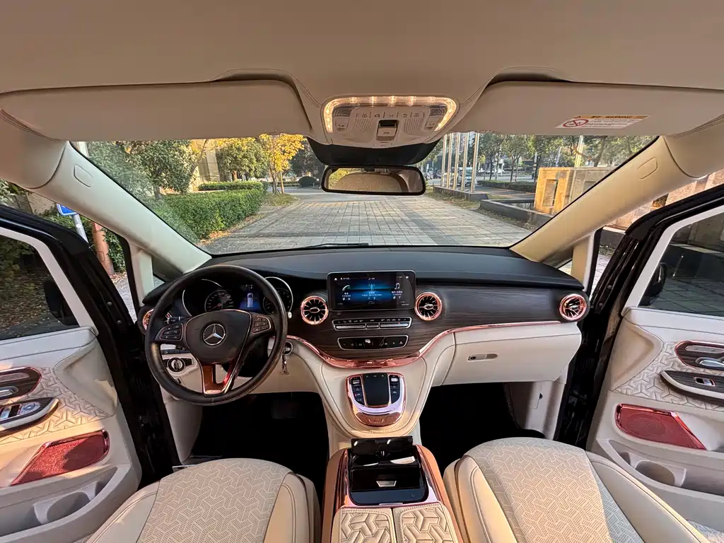 MERCEDES-BENZ V CLASS