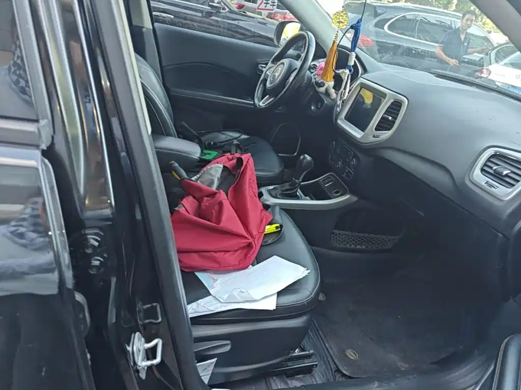 Jeep Compass — миниатюра 25