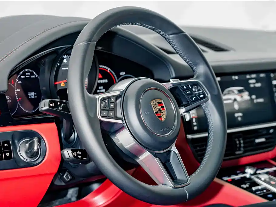 Porsche Cayenne — миниатюра 9