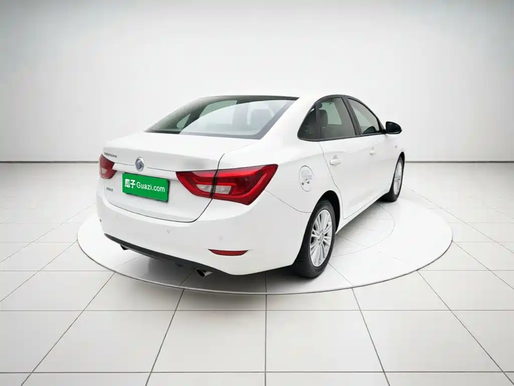 Buick Excelle — миниатюра 6