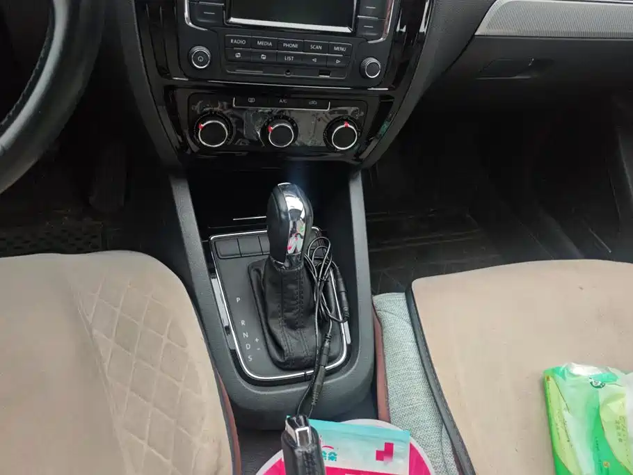 Volkswagen Sagitar — миниатюра 16