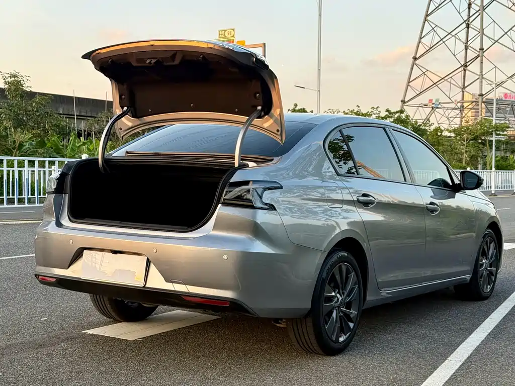 Peugeot 408 — миниатюра 9