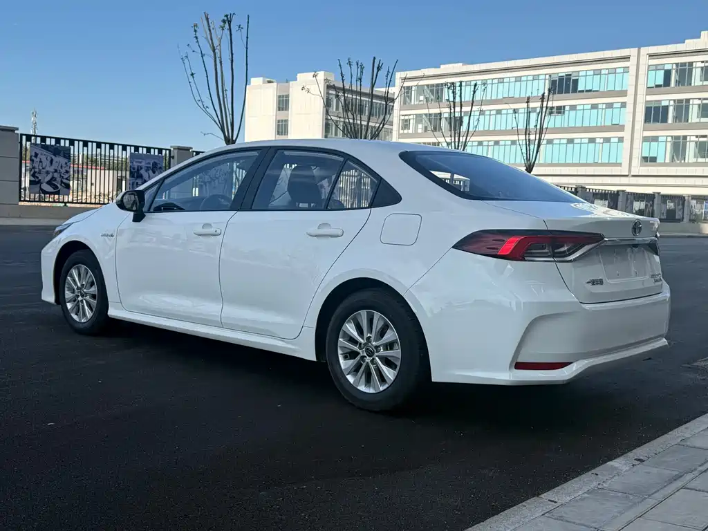 Toyota Corolla — миниатюра 6