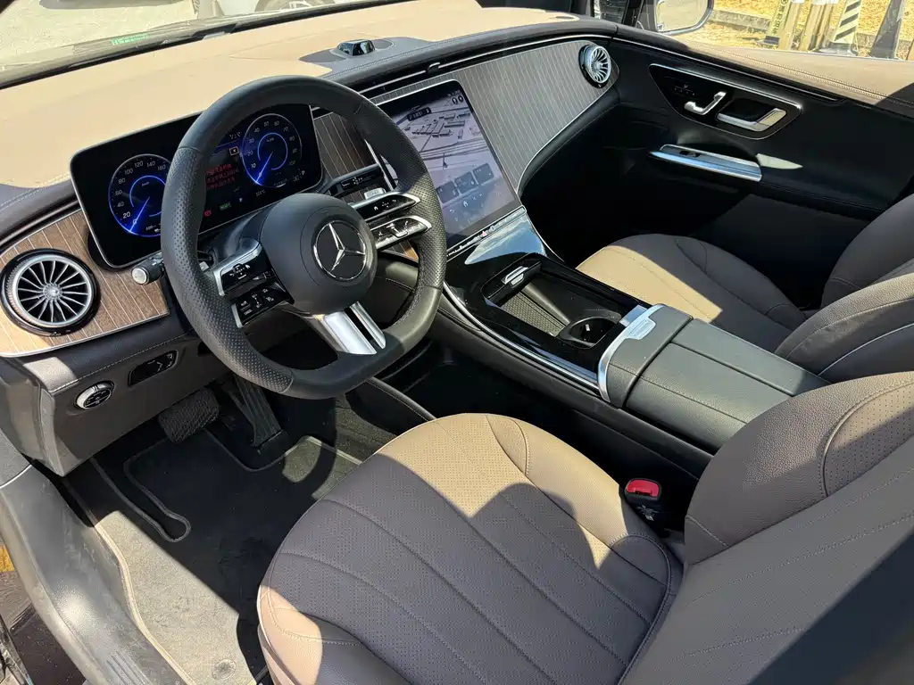 Mercedes-Benz EQE SUV — миниатюра 6