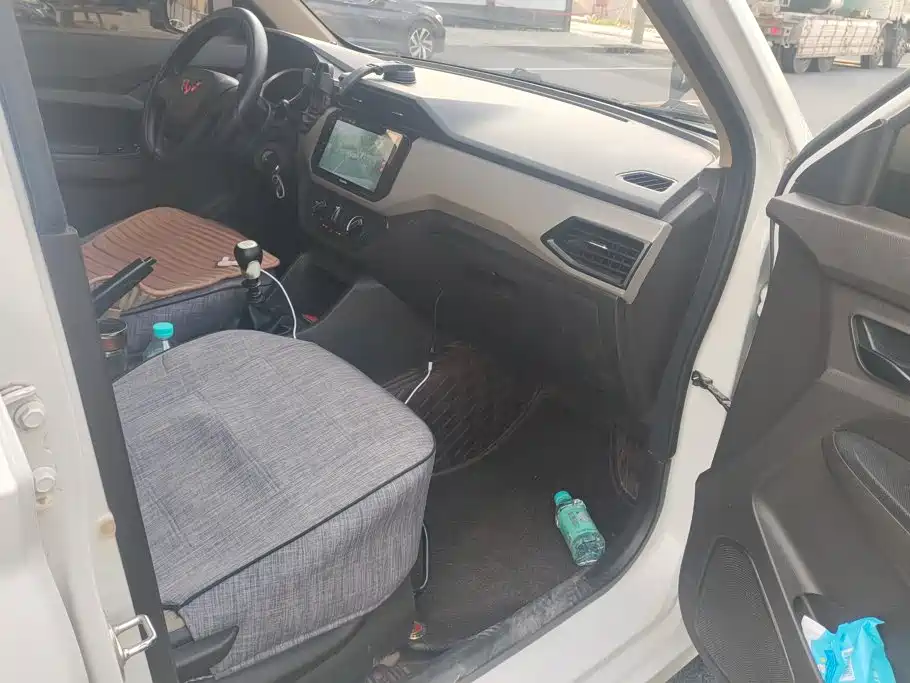 Wuling Hongguang — миниатюра 8