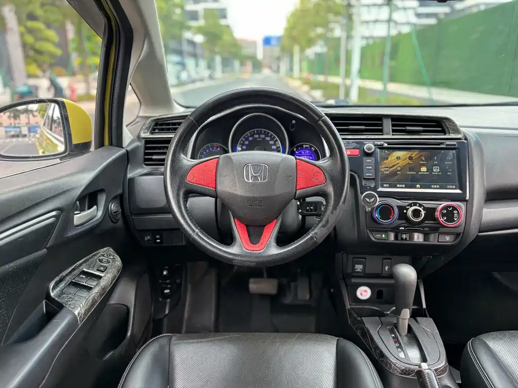 Honda Fit — миниатюра 6