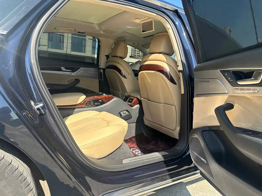 Audi A8 — миниатюра 11