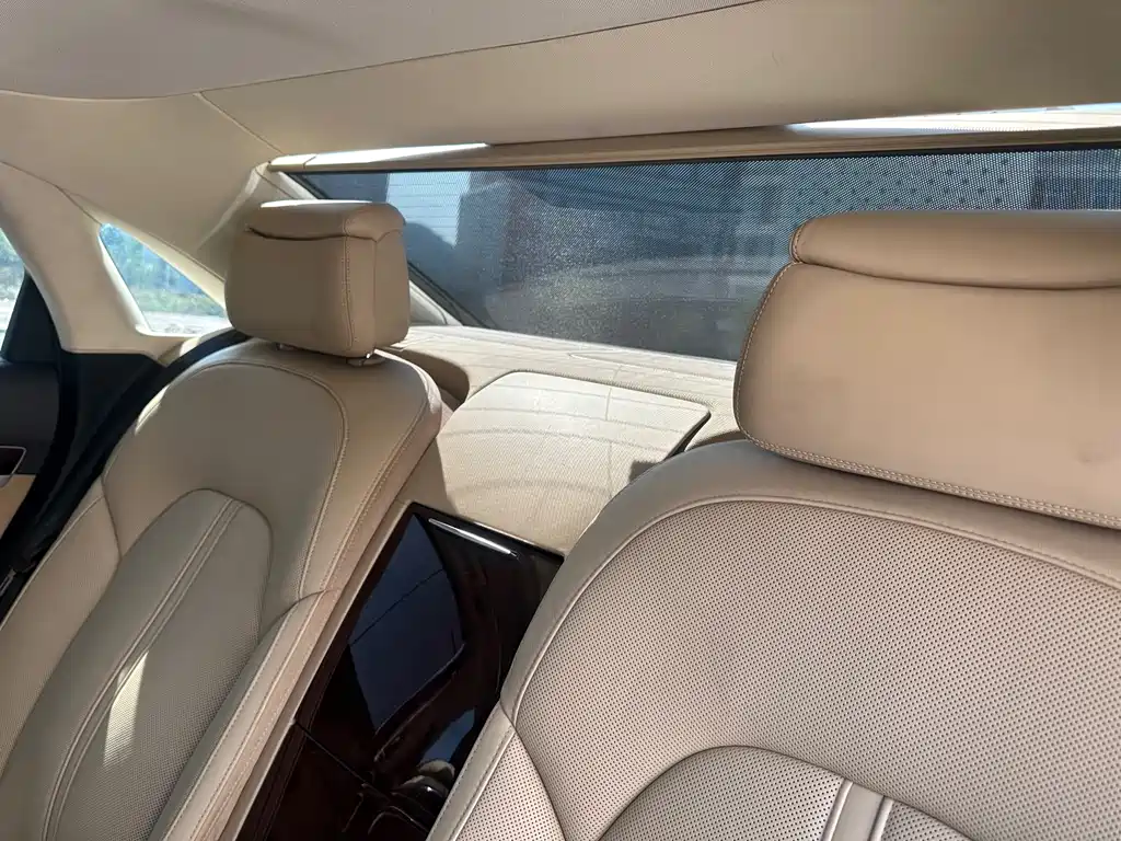 Audi A8 — миниатюра 10