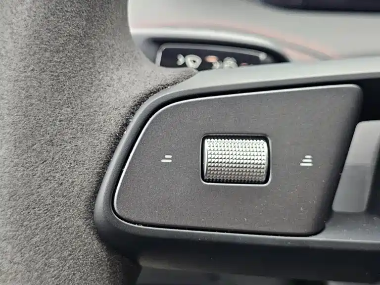 Xiaomi SU7 Ultra — миниатюра 18
