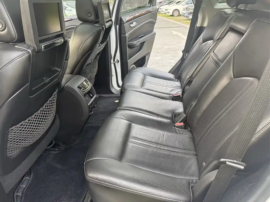 Cadillac SRX — миниатюра 8
