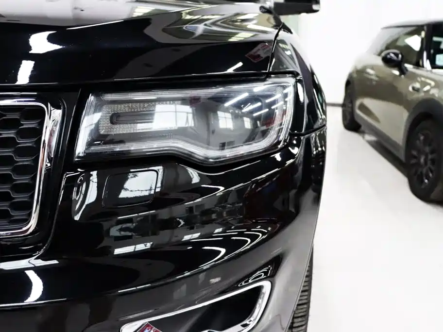 Jeep Grand Cherokee (Import) — миниатюра 20