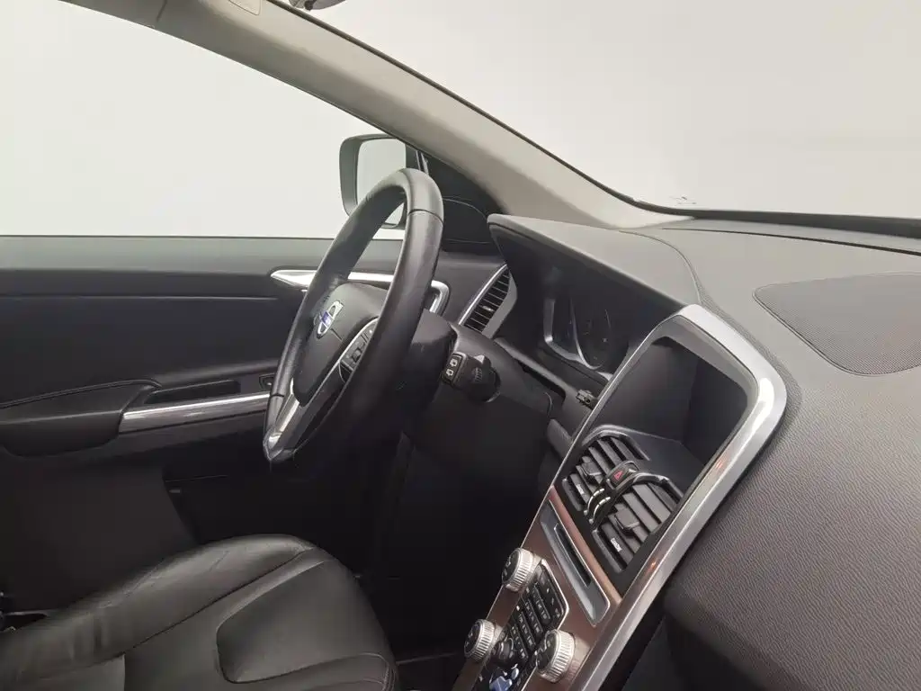 Volvo XC60 — миниатюра 22
