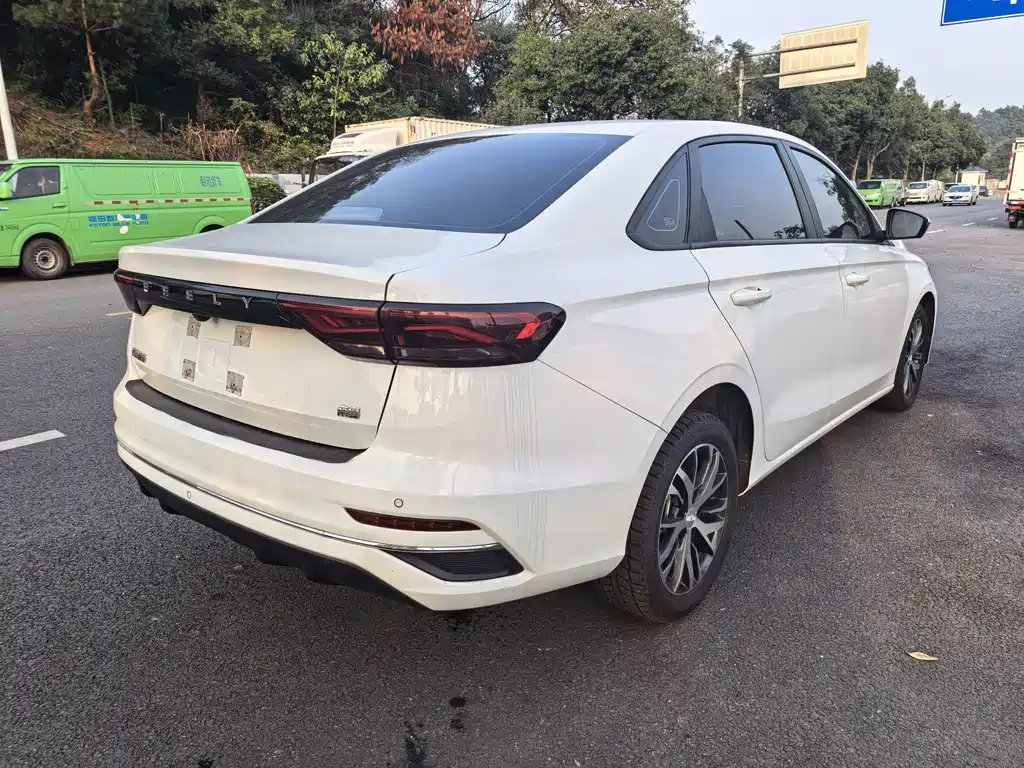 Geely Emgrand — миниатюра 4