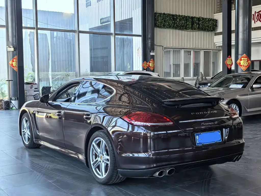 Porsche Panamera — миниатюра 2