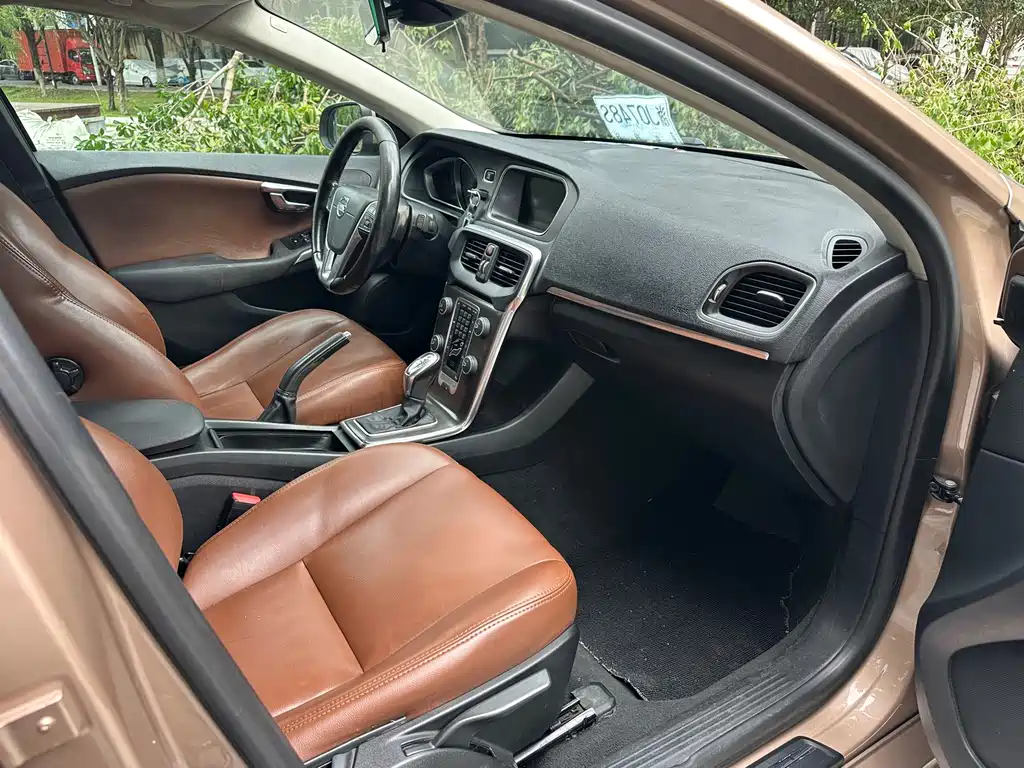 Volvo V40 — миниатюра 15