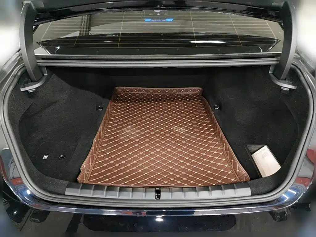 BMW 7 Series — миниатюра 24