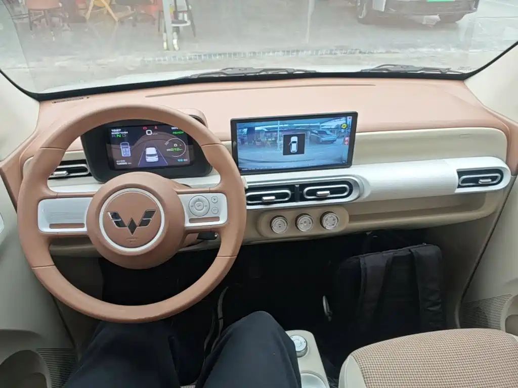 Wuling MINIEV — миниатюра 10