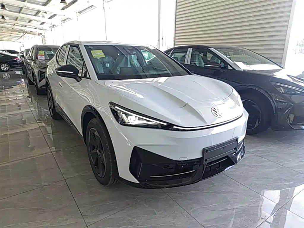 Volkswagen 06 2025 Pure