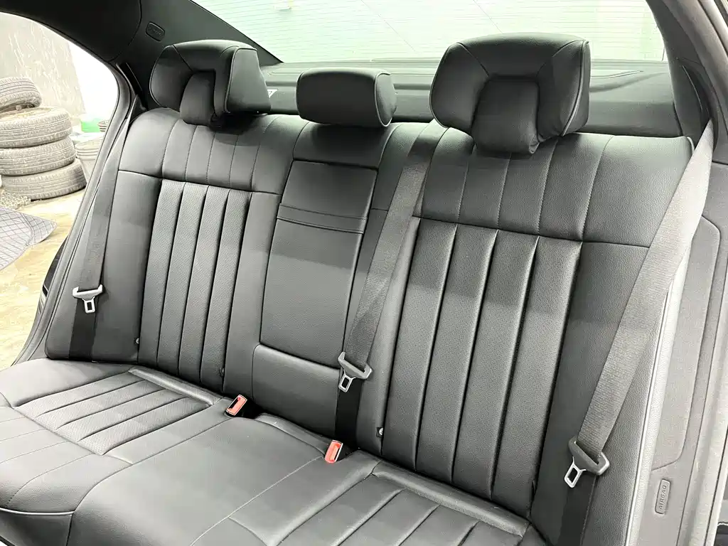 Mercedes-Benz E-Class — миниатюра 16