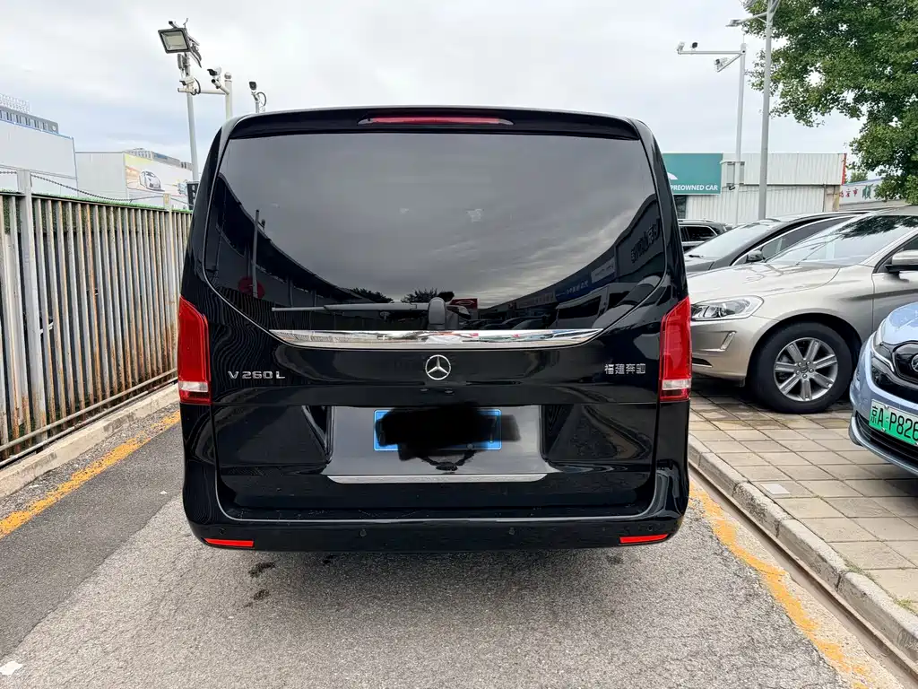 Mercedes-Benz V-Class — миниатюра 4