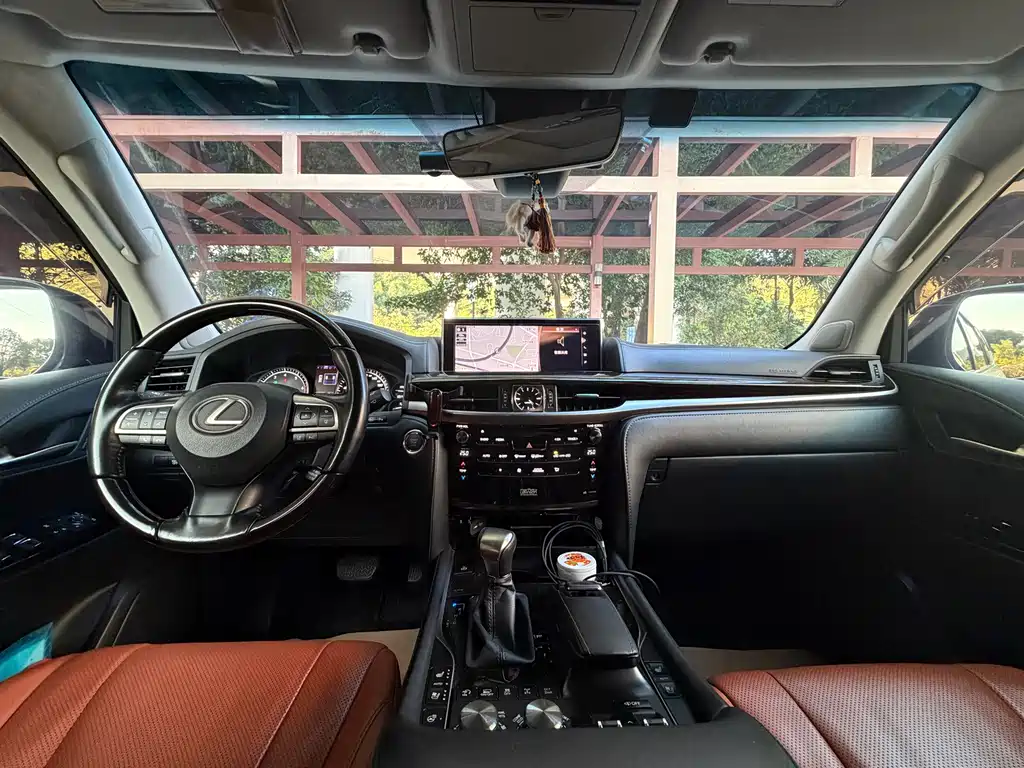 Lexus LX — миниатюра 27