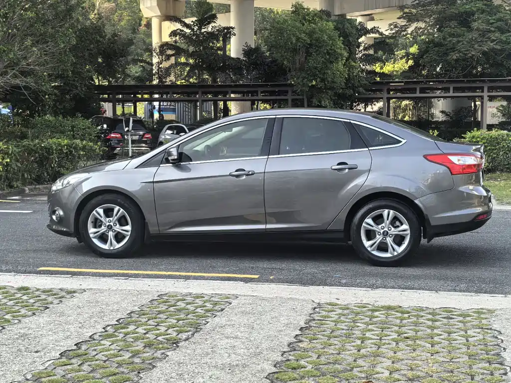 Ford Focus — миниатюра 12