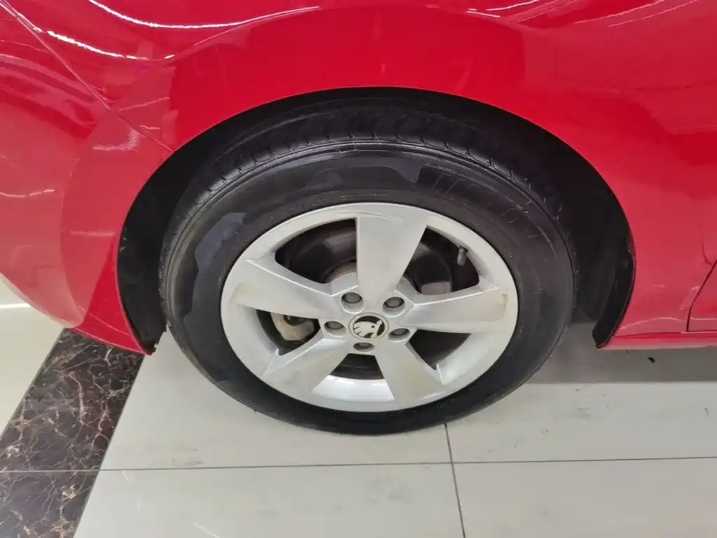 Skoda Rapid Spaceback — миниатюра 23