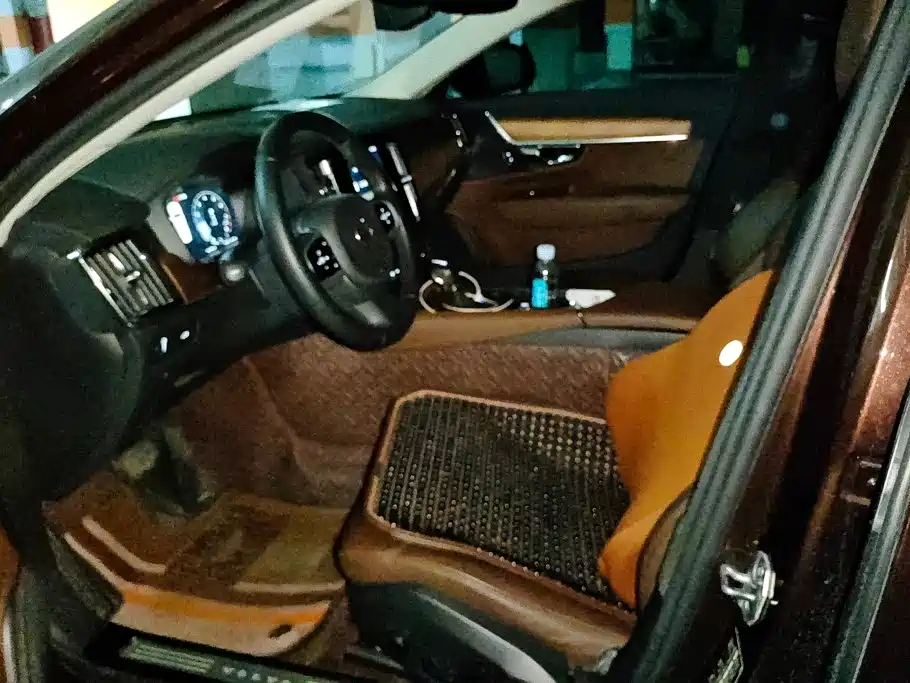 Volvo S90 — миниатюра 9