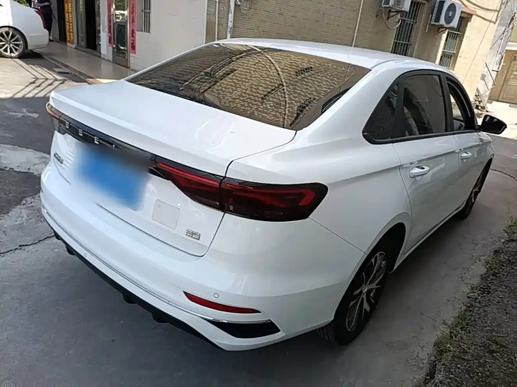Geely Emgrand — миниатюра 7