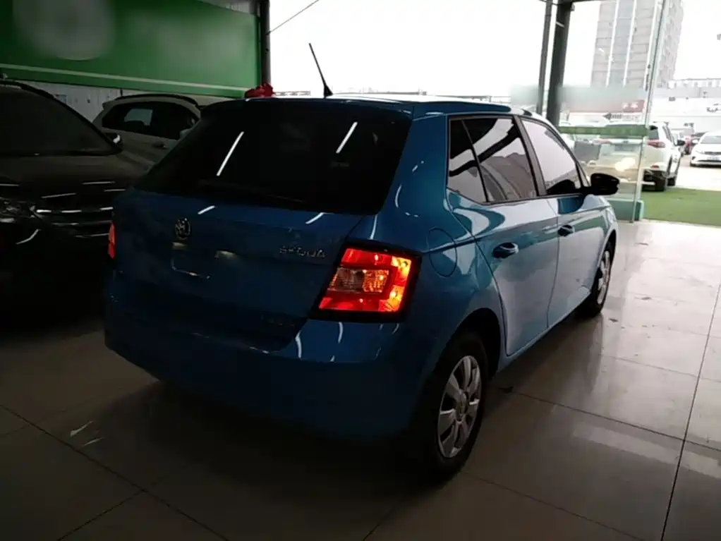 Skoda Fabia — миниатюра 7