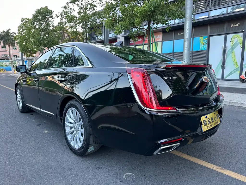 Cadillac XTS — миниатюра 4