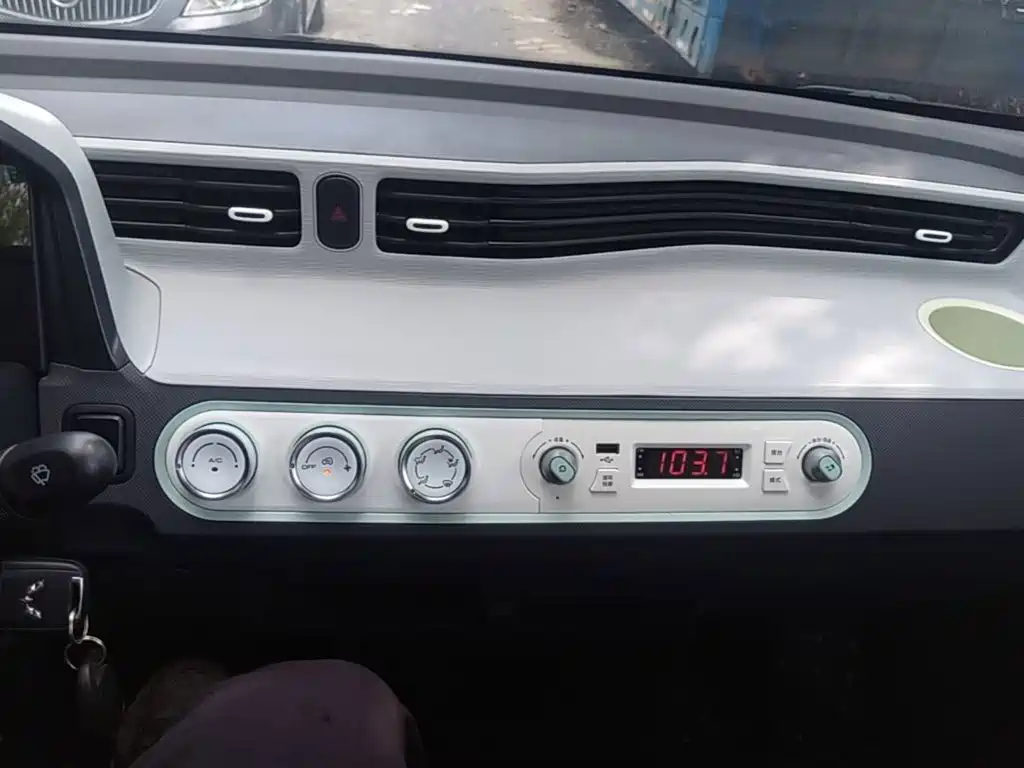 Wuling MINIEV — миниатюра 13