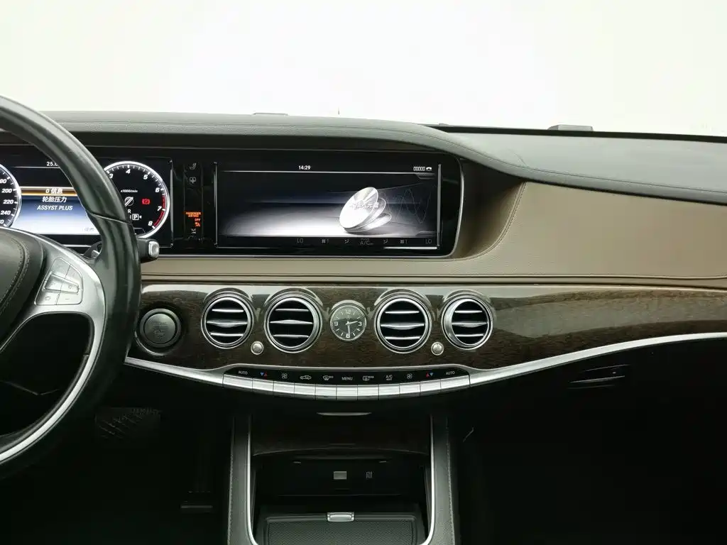 Mercedes-Benz S-Class — миниатюра 12