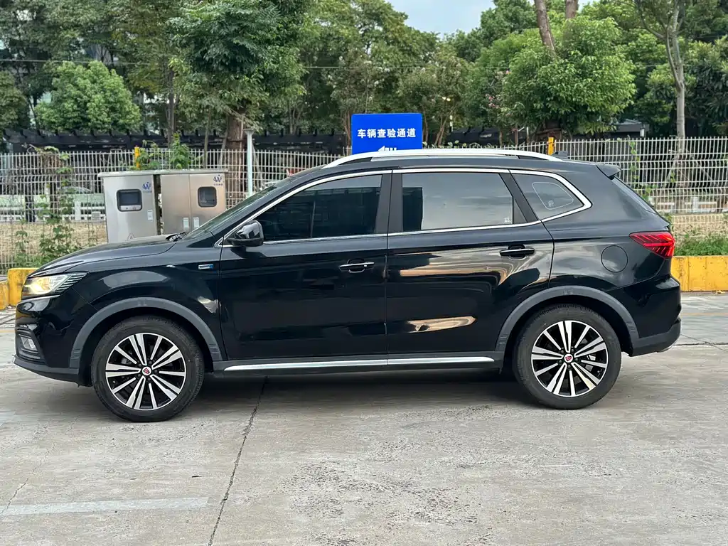 Roewe RX5 — миниатюра 5