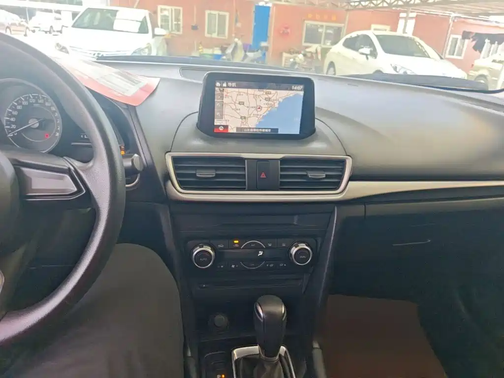 Mazda 3 Axela — миниатюра 10