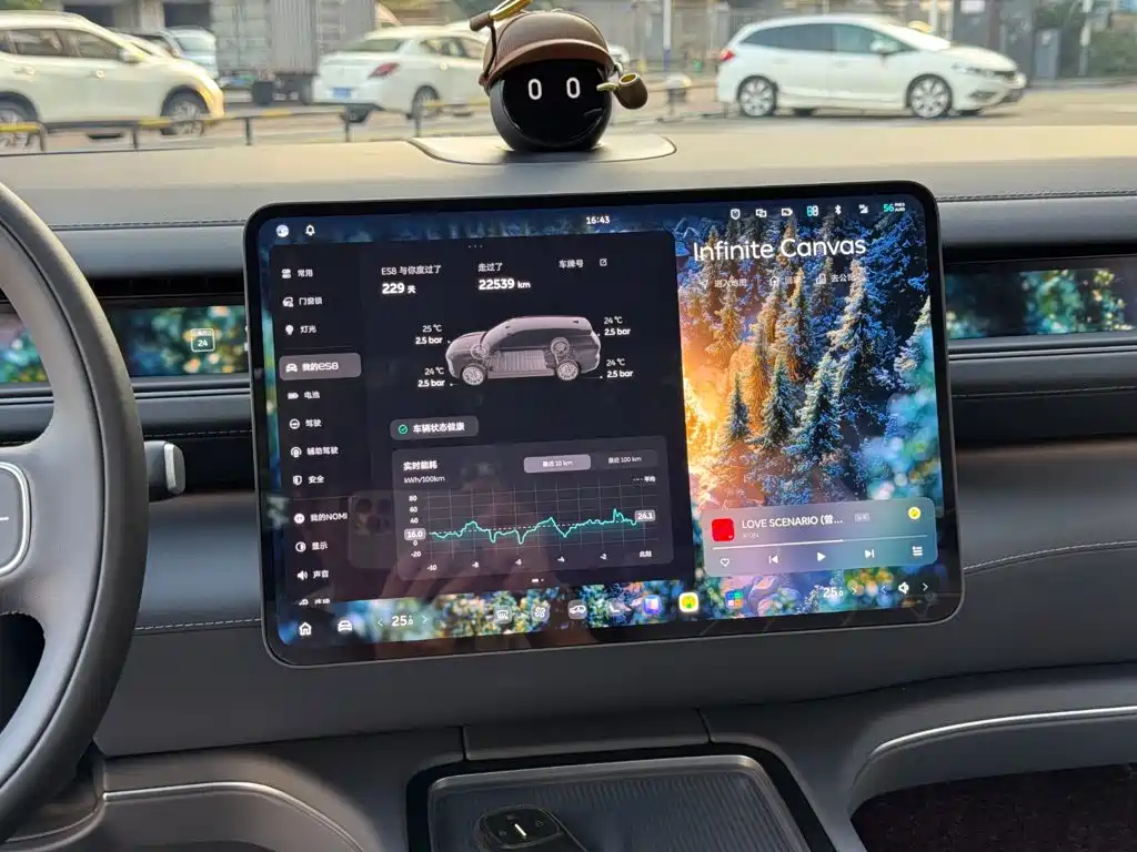 NIO ES8 — миниатюра 8